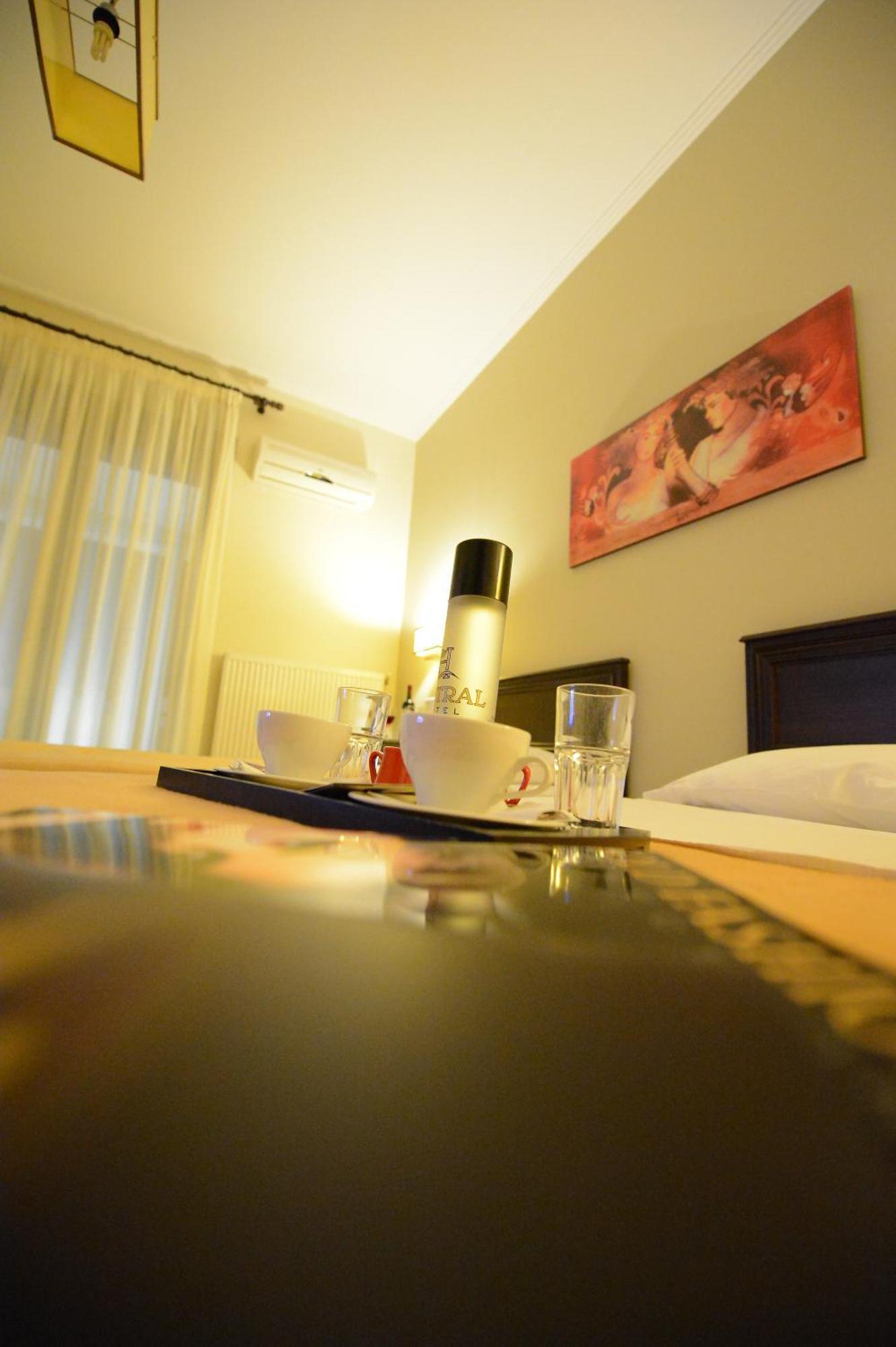 Central Hotel Paralía Eksteriør billede